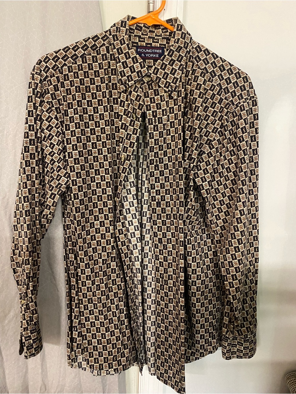 Roundtree & Yorke Black and Beige Geometric Print Button-Down Shirt